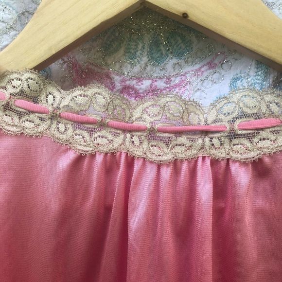 Vintage Buttoned Robe - Picture 7 of 7